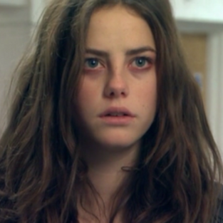 Effy from Skins looking disheveled