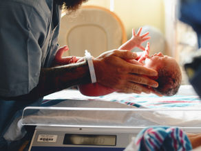 Why you should delay baby's first bath