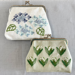 すずらんのがま口ポーチ