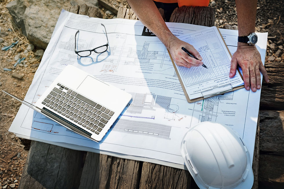 site-engineer-construction-site (1)_edited.jpg