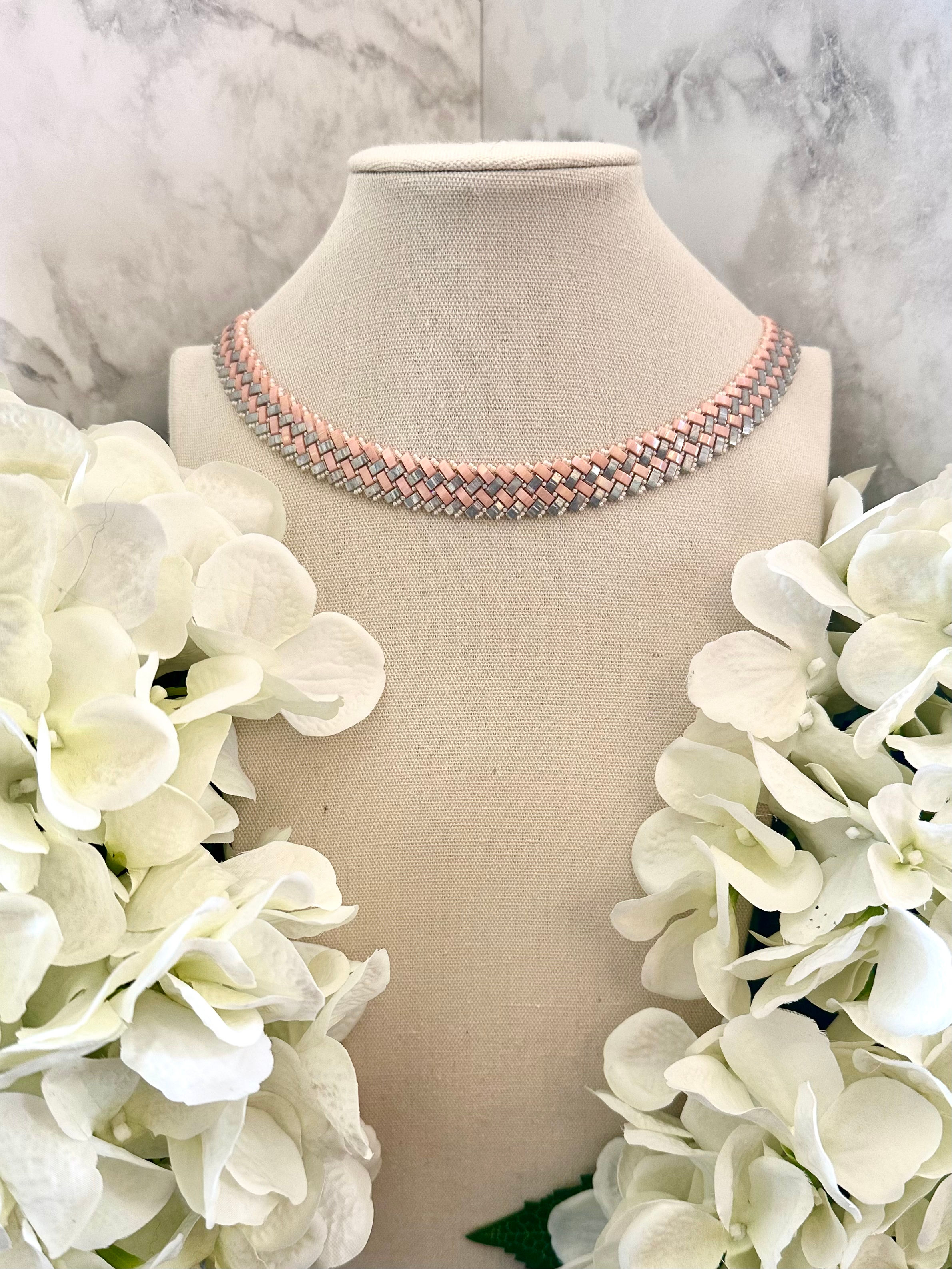 Round Herringbone Necklace - Gloss Grey/Coral