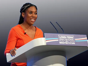 Storbritanniens konservativa kastar Net Zero under bussen 