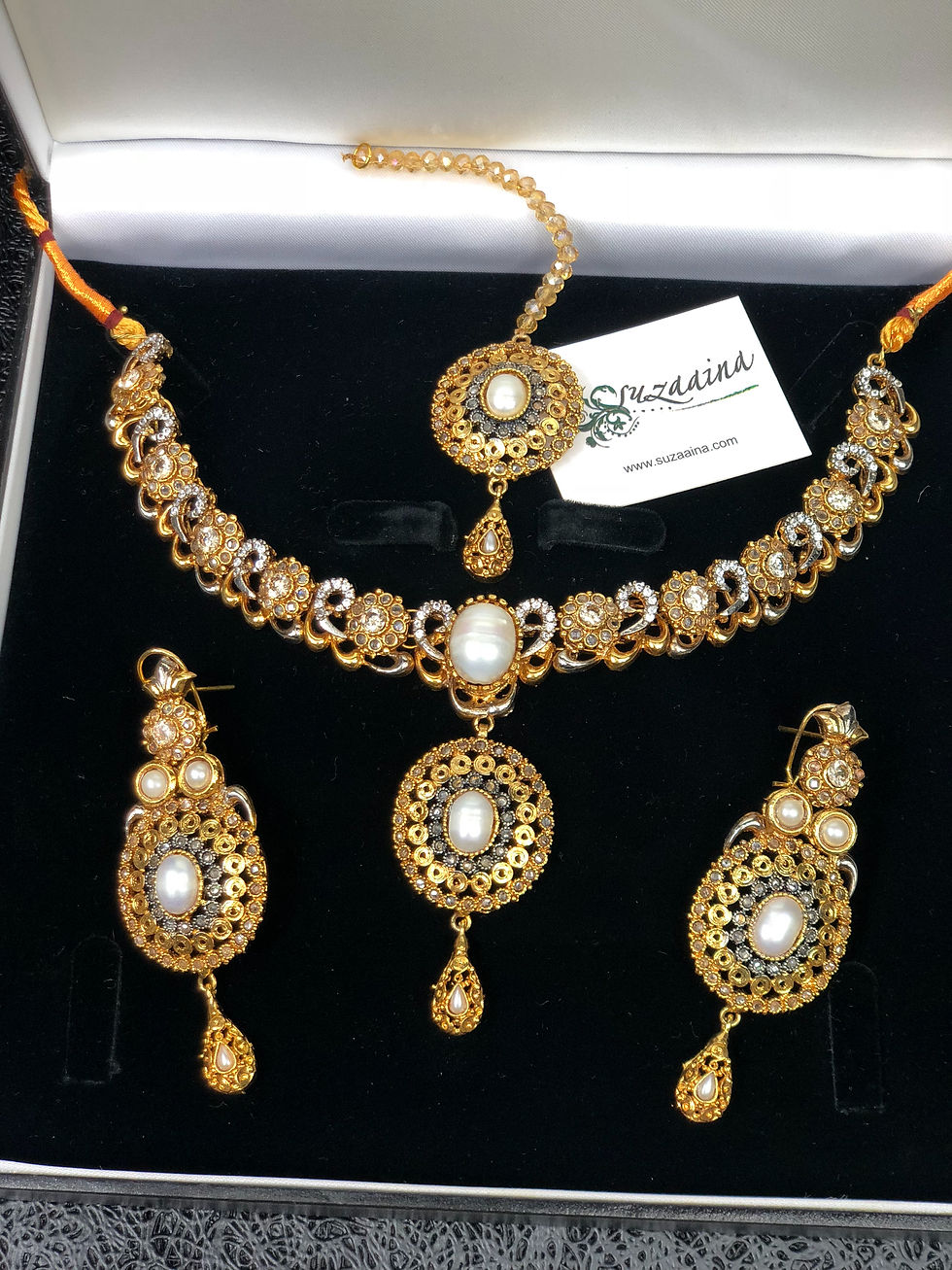 Thumbnail: Breeze 22k Gold plated Choker Set.
