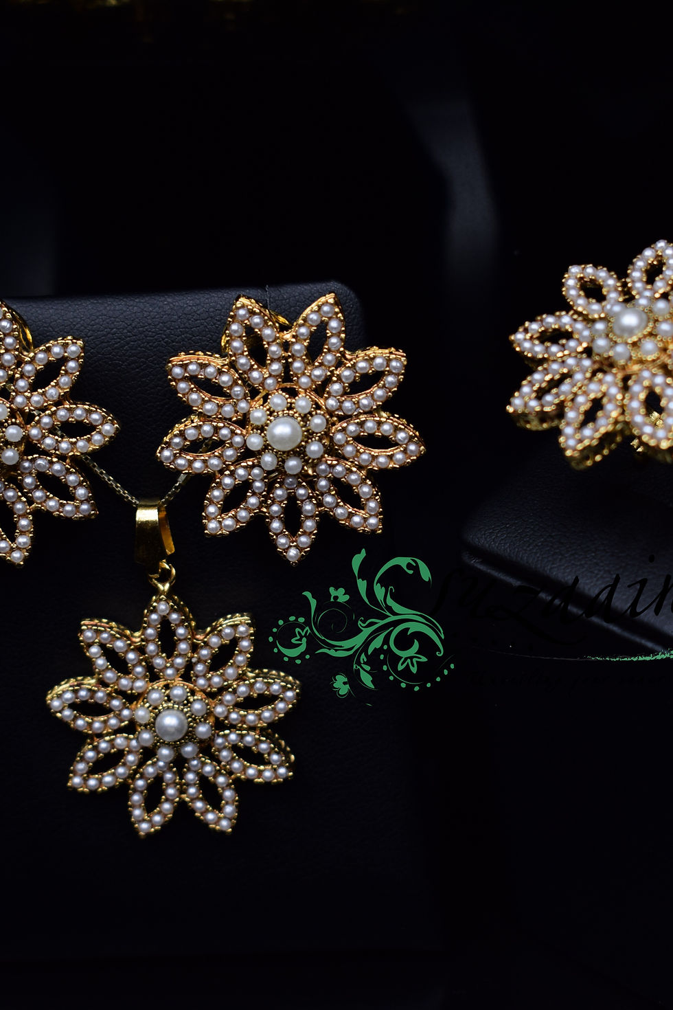 Thumbnail: Naurangi 22k Gold Plated Pearls Pendant Set