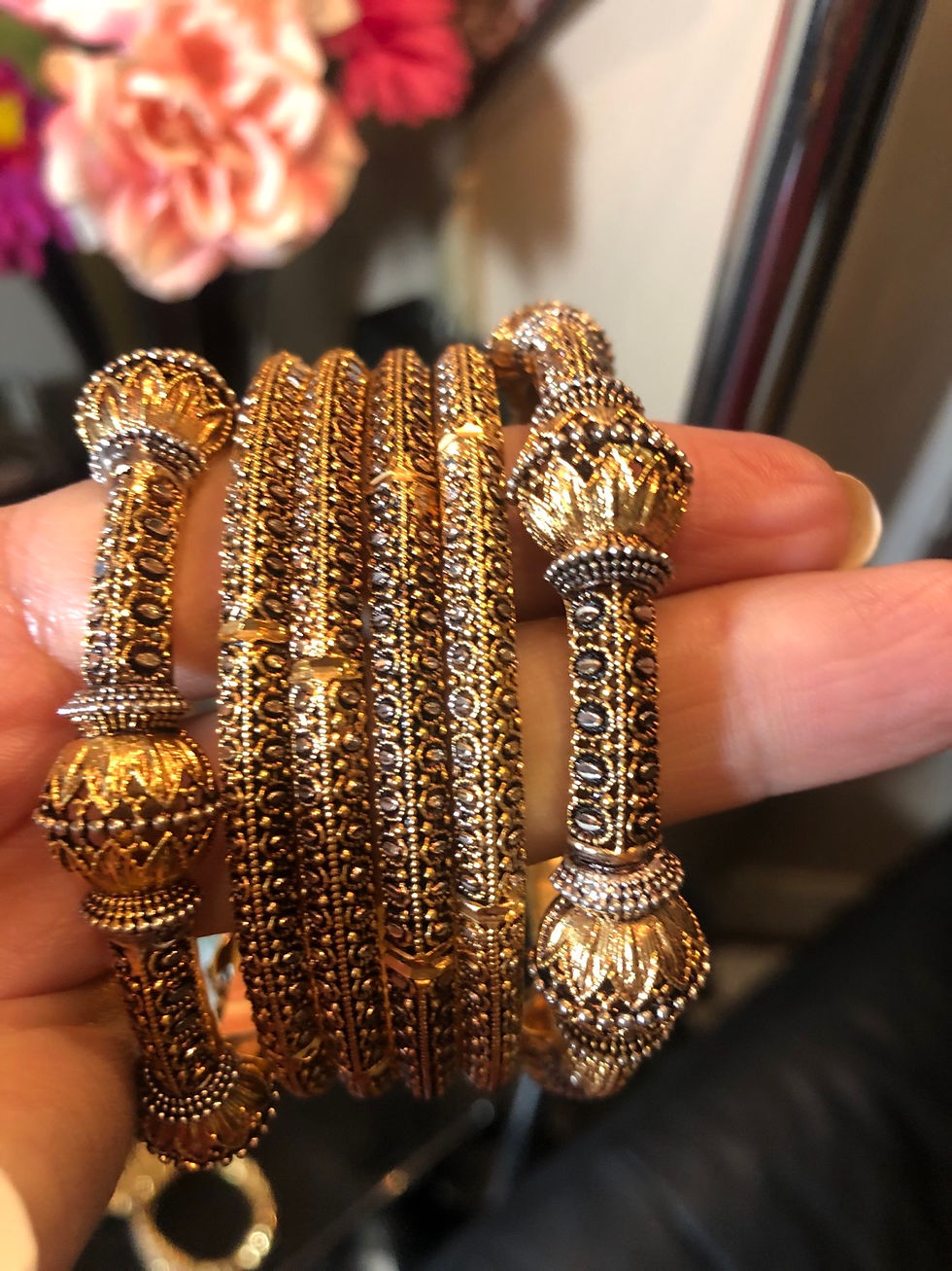 Thumbnail: Joyan 24k Goldplated Set of bangles 
