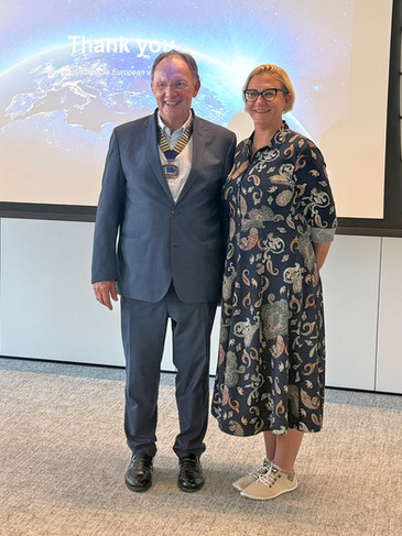 J. Robert Pfarrwaller, EUEW President, and Elena Bruns, EUEW Vice-President