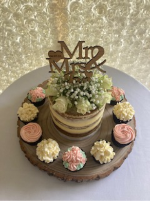 single tier naked wedding cake & cupcakes | Wedding Cakes