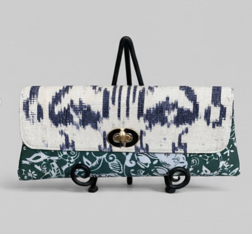 Adinda Moeda celebrates the rich heritage of East Nusa Tenggara’s handwoven fabrics through modern design. Founded by Adinda Moeda, the brand brings Indonesia’s cultural beauty to global stages like Milan, Tokyo, and New York Fashion Week.