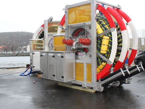 Umbilical reels for boat