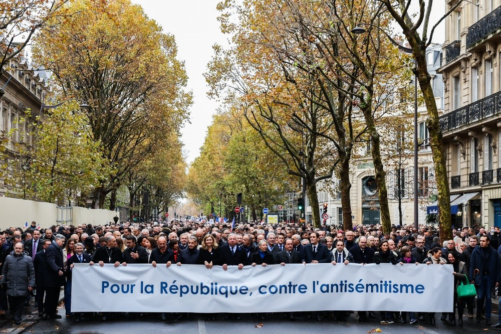 La République debout contre l’antisémitisme