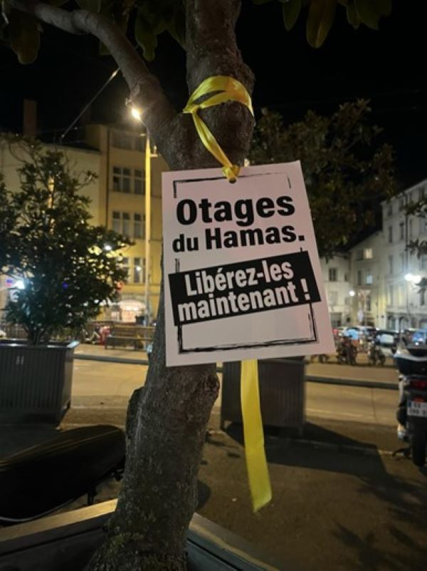 Opération rubans jaunes à Lyon avec le B’nai B’rith