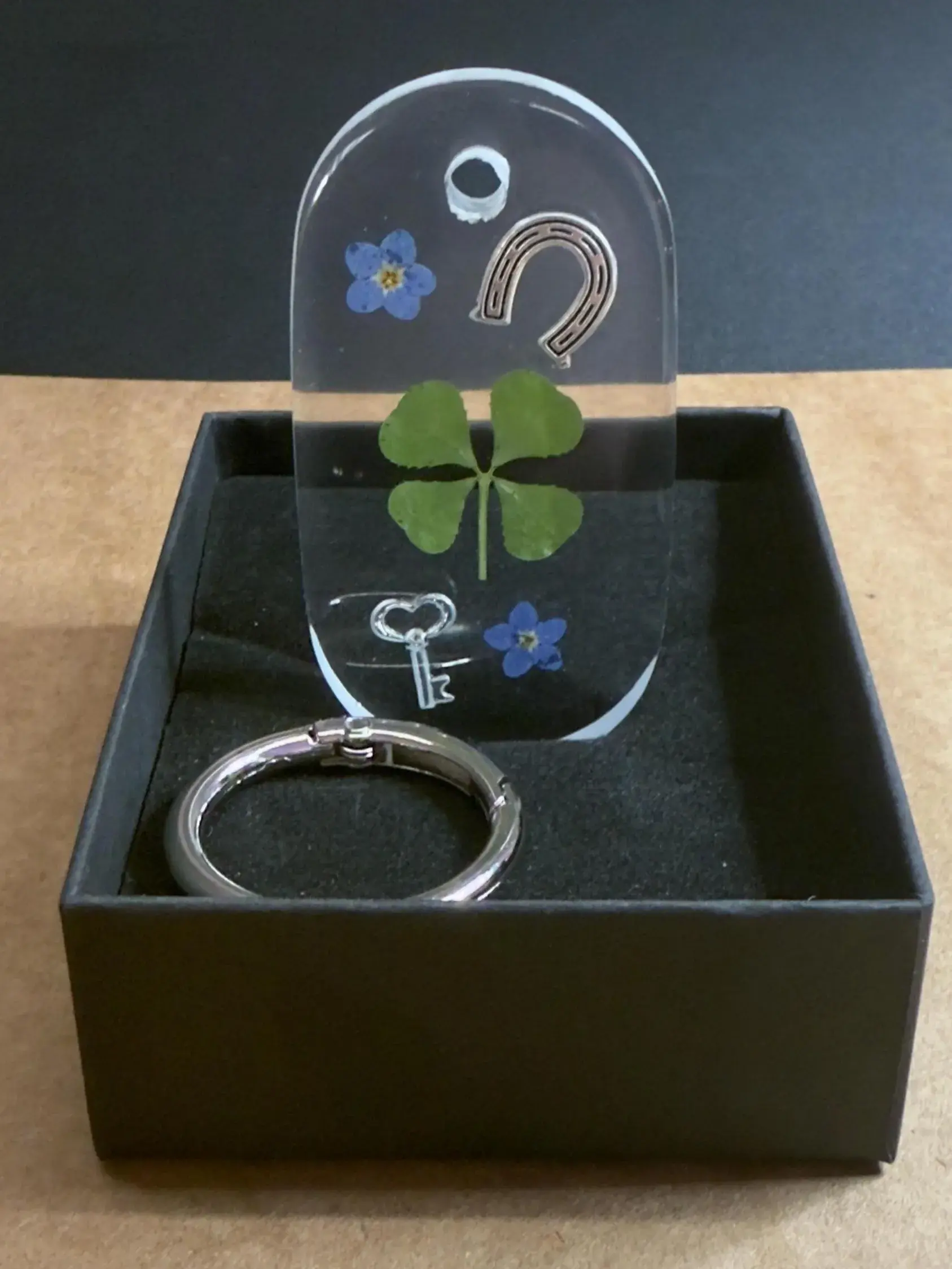 Sleutelhanger klavertje vier, Geluk, Liefde en Verbondenheid – Uniek Cadeau