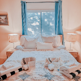 Living room with chrome cast TV, dining area, patio, high speed wifi