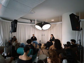 Cris Vidal durante o CDB// Talks na primeira edição do Curso de Bastidores com Adilson Santos em São Paulo