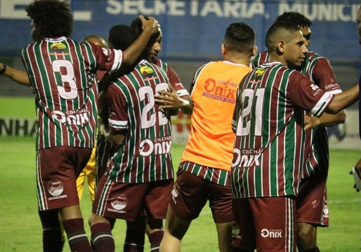 Com um a menos, Fluminense-PI goleia o Parnahyba por 5x0