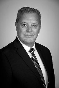 Victor Capello Headshot_edited_edited.jp