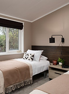 imgi_18_Victory-Faraday-Twin-Bedroom.jpg