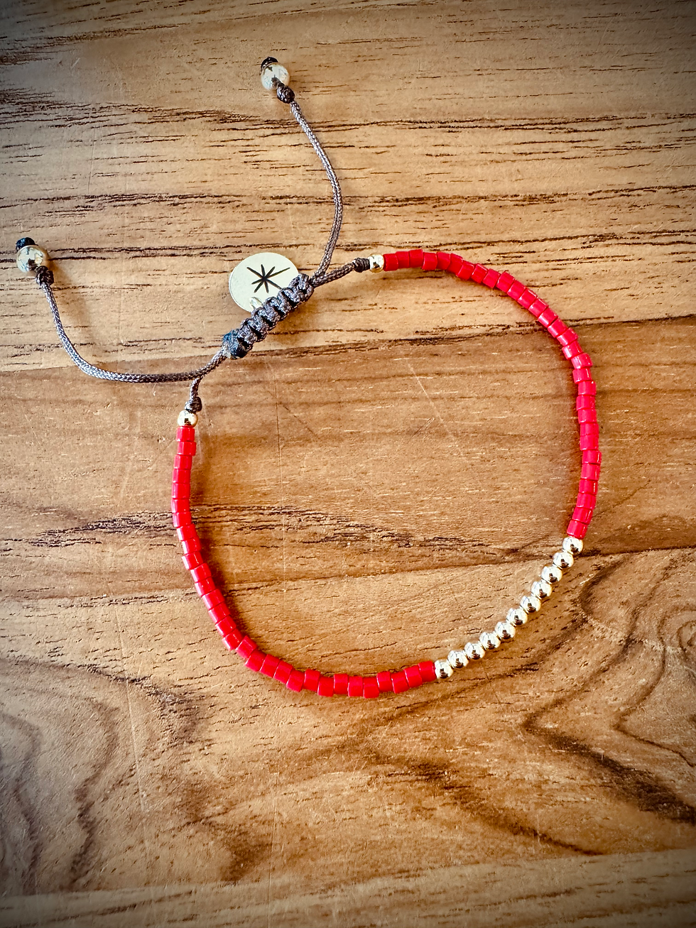 Thumbnail: Friendship bracelets - Bold