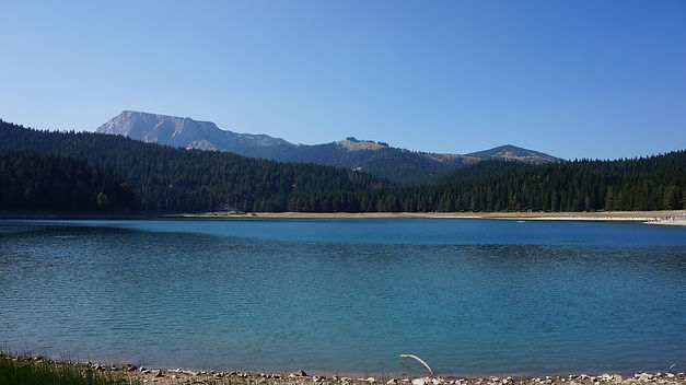 lake-g7e4bd4a62_1920.jpg