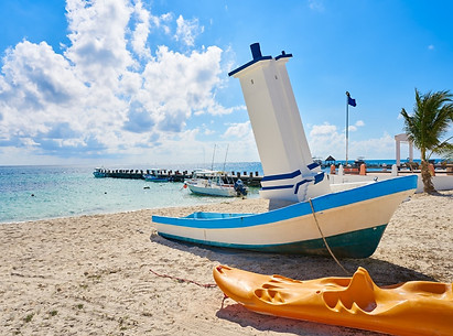 Playa de Puerto Morelos en la Riviera Maya.jpg