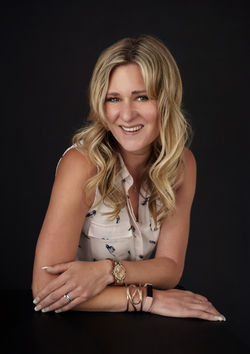 Maya Swan Corporate Business Headshots (27)