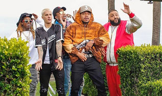 JUSTIN BIEBER SIGUE SUMANDO HITS