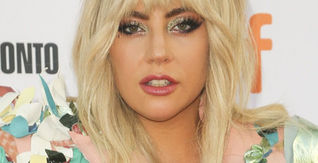 LADY GAGA POSPONE SU GIRA