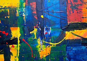 et abstrakt maleri i gule og blå farver