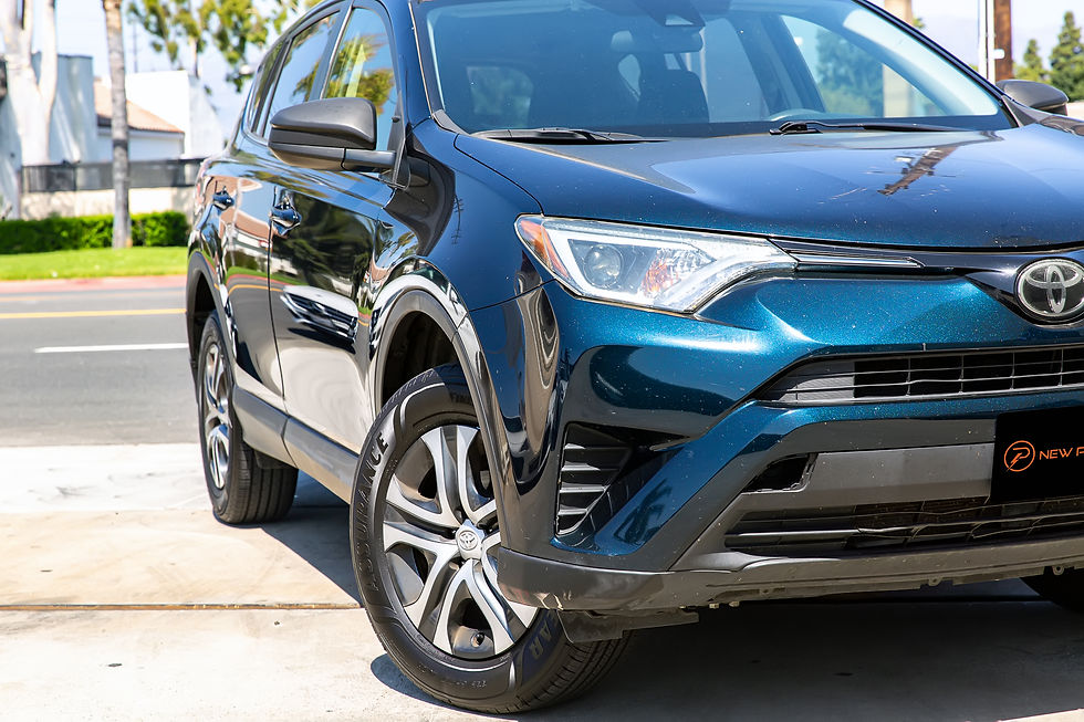 縮圖：2018 Toyota RAV4 LE