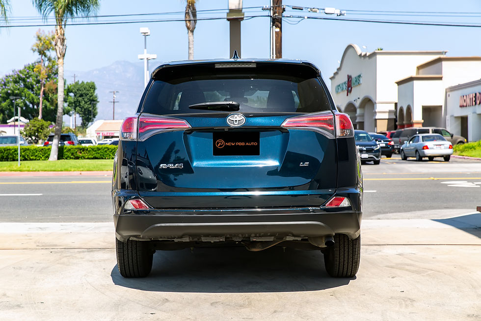 縮圖：2018 Toyota RAV4 LE