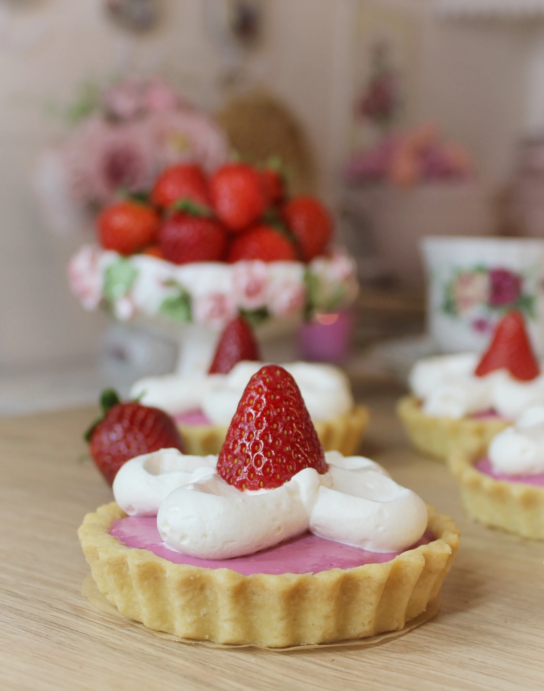 strawberry and cream tartlet