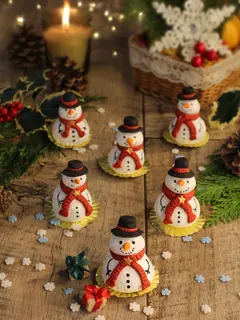 Snowman Meringue Cookies (Vegan & Gluten-free) 