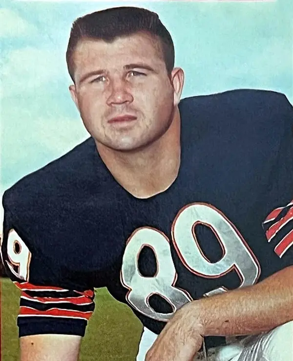 Mike Ditka destacó jugando con los Osos de Chicago. Foto tomada del sitio de internet del Pro Football Hall of Fame