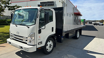 Hino S Flatbed Front.jpg