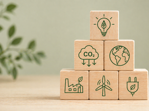 Illustratie van klimaatdoelen voor bedrijven met iconen voor CO₂-reductie, duurzaamheid, energie en innovatie. De afbeelding symboliseert de keuze tussen SBTi en SME Climate Hub.