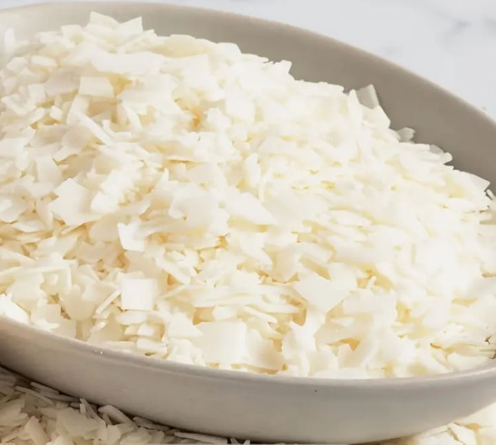 Coco rallado en un bol