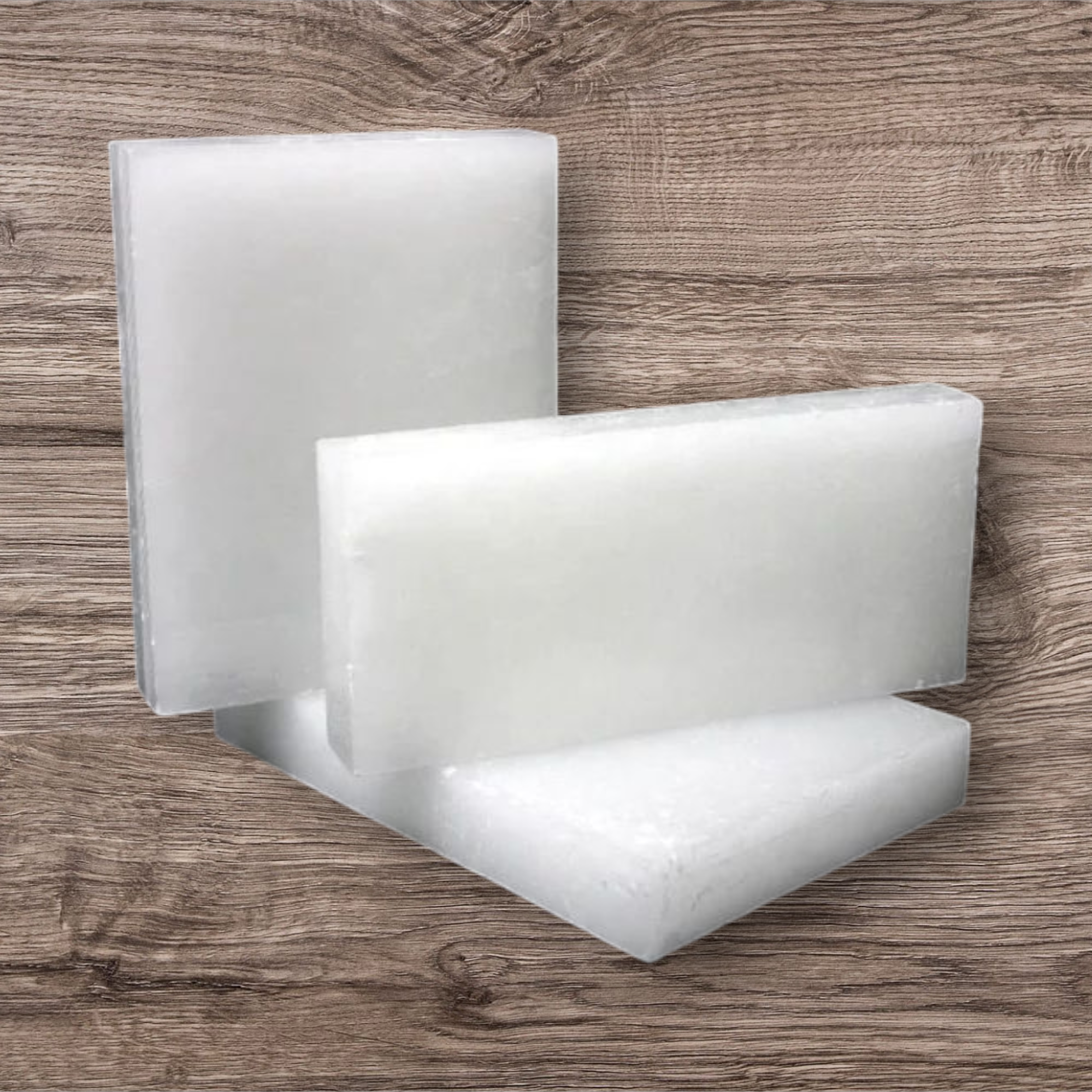 Tres bloques de cera blanca