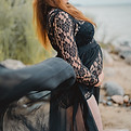 Babybauchshootingin Flensburg. Schwangere Frau am Strand