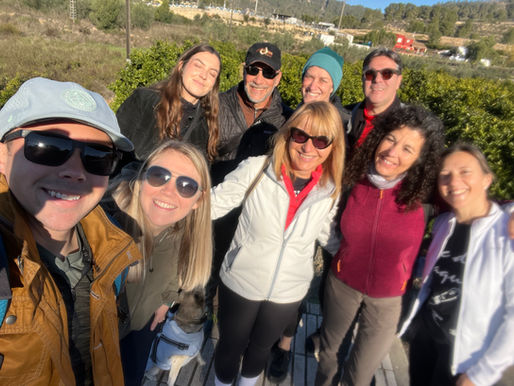 🌞🚶♀️🌳 ¡Aventura de Senderismo Bilingüe! 🌳🚶♂️🏰