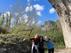 Hello nature lovers! 🌞 Join us for a bilingual hike to Les Arcadetes along the Albaida River, where language learning, community, and nature come together! 📅 Date: January 25, 2026 ⏰ Time:10:00 am 📍Meeting Point:Sant Domenèc, 32 ⛰ Duration: ~ 2–3 hours (friendly pace) 🌎 Languages: English & Spanish (all levels welcome!) Bring comfy shoes, water, snacks, sun protection, and curiosity! Let’s hike, laugh, and learn bilingually! 🌳✏️