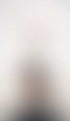 ¿Listos para cambiar de historia? 💫 Dejamos a Don Quijote en pausa (¡aunque siempre podemos volver a él! 😉) y empezamos una lectura nueva, breve y con un toque misterioso: 🕊️ “Pájaros en la boca” de Samanta Schweblin 🔁 Como siempre, es nuestro Club de Lectura Bilingüe Especial de DarKha, donde los amantes de los idiomas y la literatura se reúnen para compartir, reír y practicar español e inglés en un ambiente relajado y enriquecedor. 🗓️ ¡Consigue el libro en PDF en español e inglés en la web de DarKha!