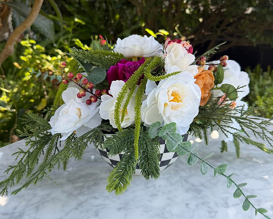 Floral arrangement for weddings or special events to add to your display tables.