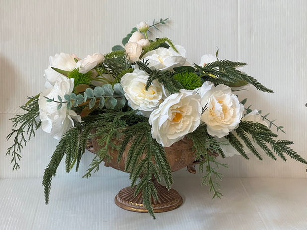 Floral arrangement for weddings or special events to add to your display tables.