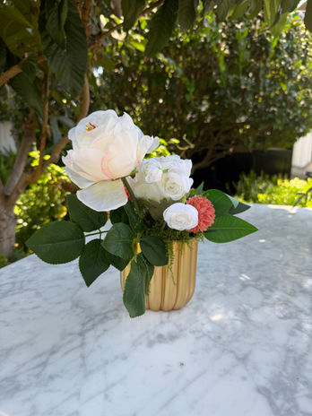 Floral arrangement for weddings or special events to add to your display tables.