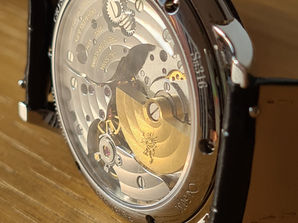 Watch Review: Lobinni Hangzhou 5000A Micro rotor - AKA the 'LoHang'.