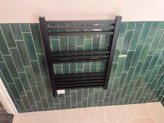 Electric towel rail