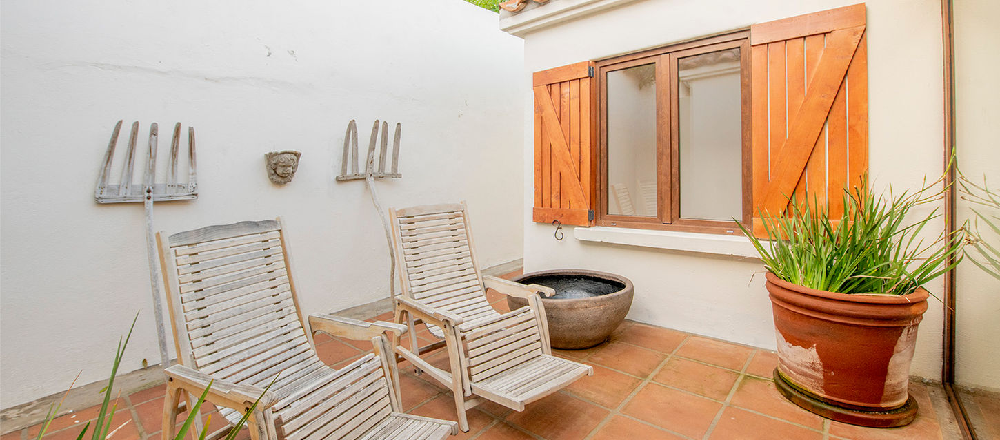 terraza en casa de tortugas de cachagua