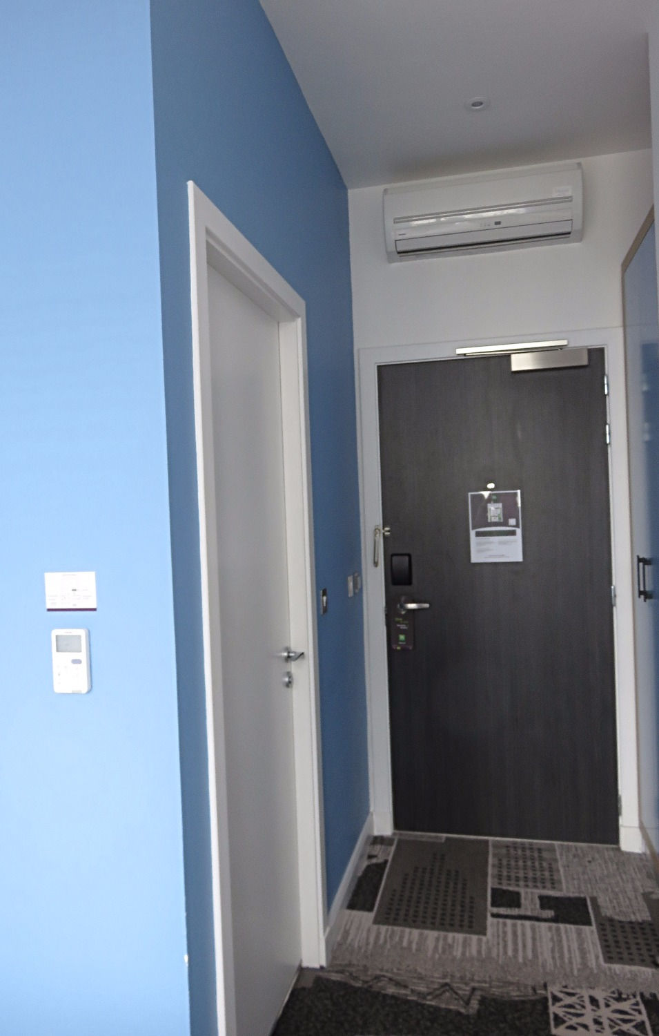 Hotel room at the Ibis Styles Glasgow