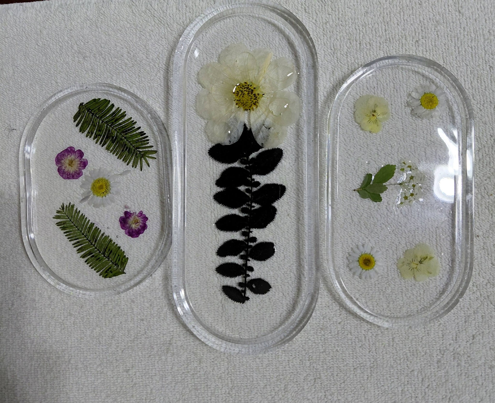 FLOWER & RESIN BATHROOM SET