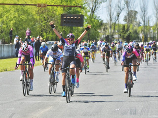 LAS LADIES POWER BRILLARON EN LA VUELTA AL CENTRO